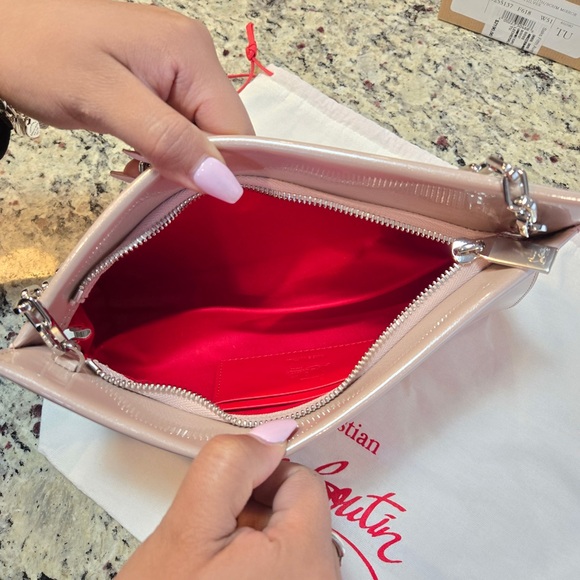 NEW Christian Louboutin Loubitwist Leche Nude Clutch with Silver Chain - Picture 3 of 8